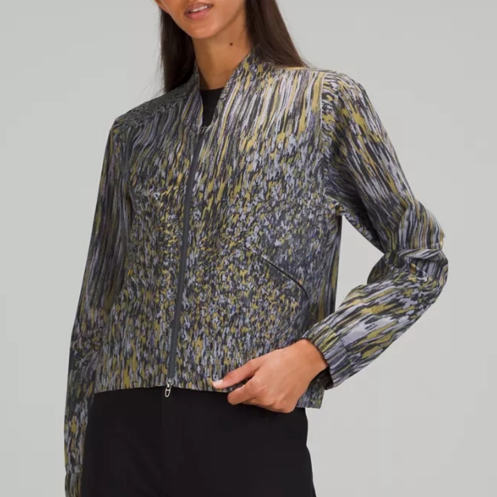 RARE Lululemon lab lightweight bomber jacket! 💚 size s